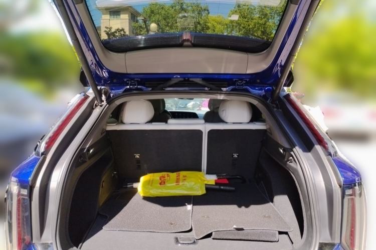 Used Cadillac OPTIQ 2024 Standard Range Version Trunk