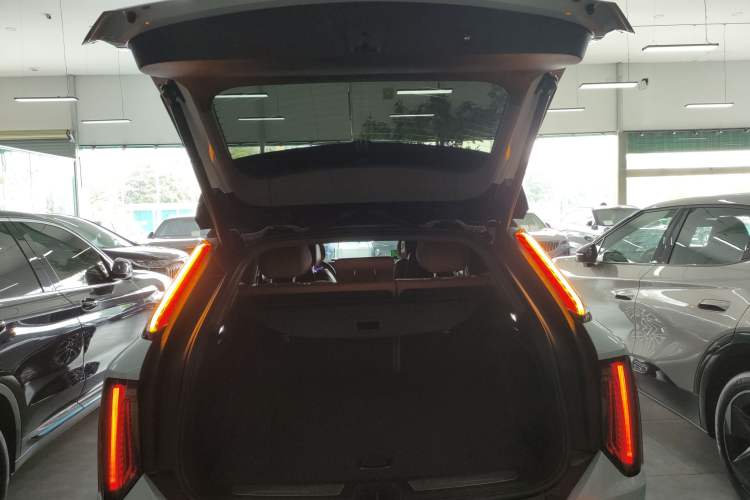 Used Cadillac OPTIQ 2024 Four-Wheel Drive Long-Range Version Trunk