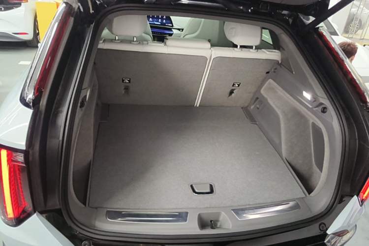 Used Cadillac OPTIQ 2024 Four-Wheel Drive Long-Range Version Trunk