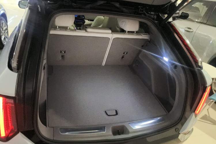 Used Cadillac OPTIQ 2024 Four-Wheel Drive Long-Range Version Trunk