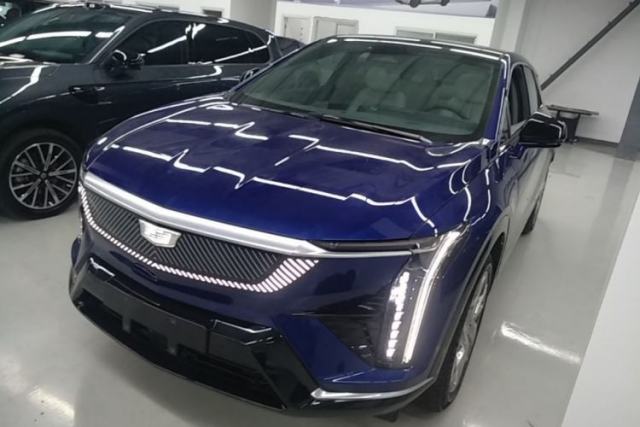Ojetý Cadillac OPTIQ 2024 Standard Range Version