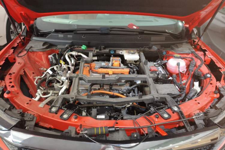 Used Cadillac OPTIQ 2024 Four-Wheel Drive Long-Range Version Engine Bay