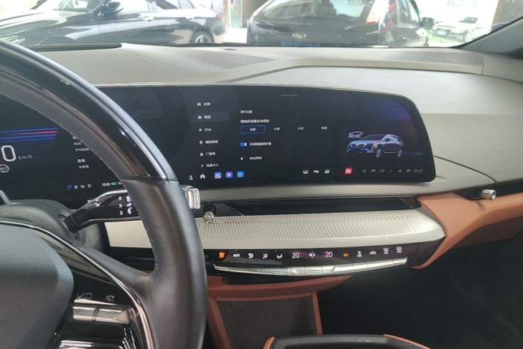 Used Cadillac OPTIQ 2024 Four-Wheel Drive Long-Range Version Audio And AC Panel