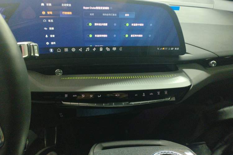 Used Cadillac OPTIQ 2024 Four-Wheel Drive Long-Range Version Audio And AC Panel