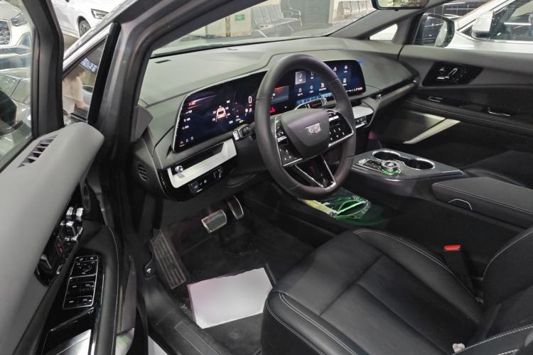 Used Cadillac OPTIQ 2024 Standard Range Version Driver Seat