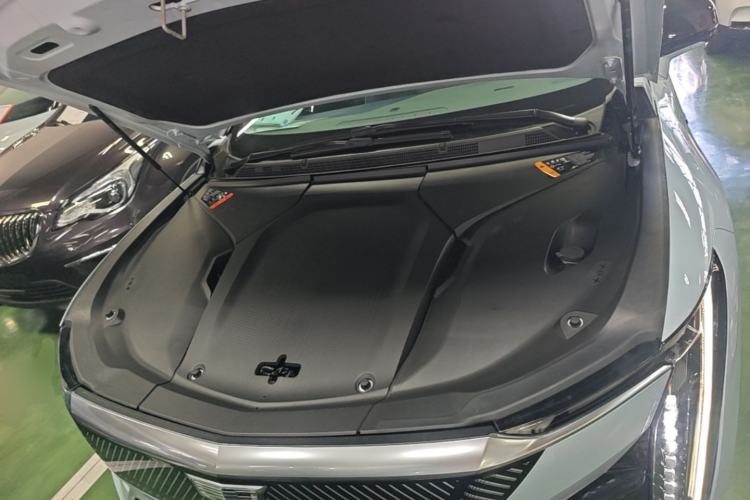 Used Cadillac OPTIQ 2024 Standard Range Version Engine Bay