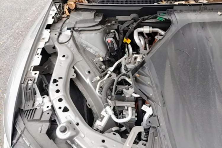 Used Cadillac OPTIQ 2024 Four-Wheel Drive Long-Range Version Engine Bay Right
