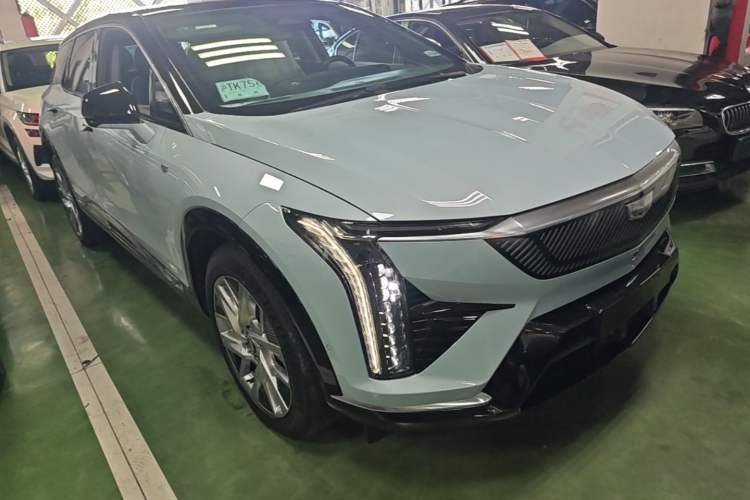 Used Cadillac OPTIQ 2024 Standard Range Version Exterior 1