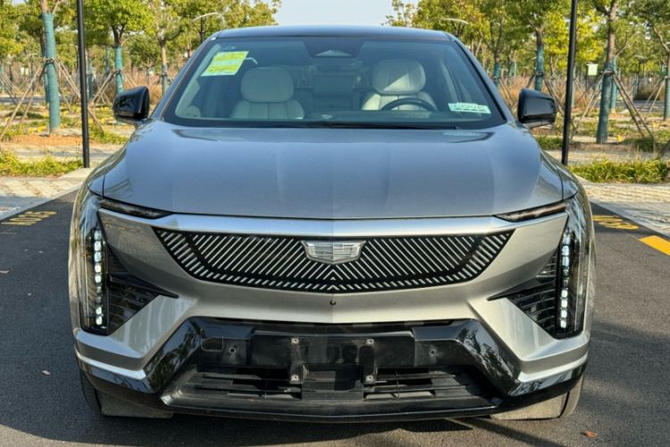 Used Cadillac OPTIQ 2024 Standard Range Version Exterior 1