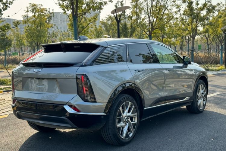 Used Cadillac OPTIQ 2024 Standard Range Version Exterior 4