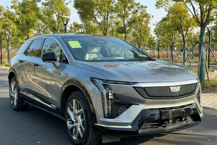 Used Cadillac OPTIQ 2024 Standard Range Version Exterior 5