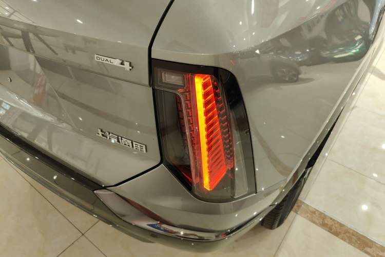 Used Cadillac OPTIQ 2024 Four-Wheel Drive Long-Range Version Exterior 6