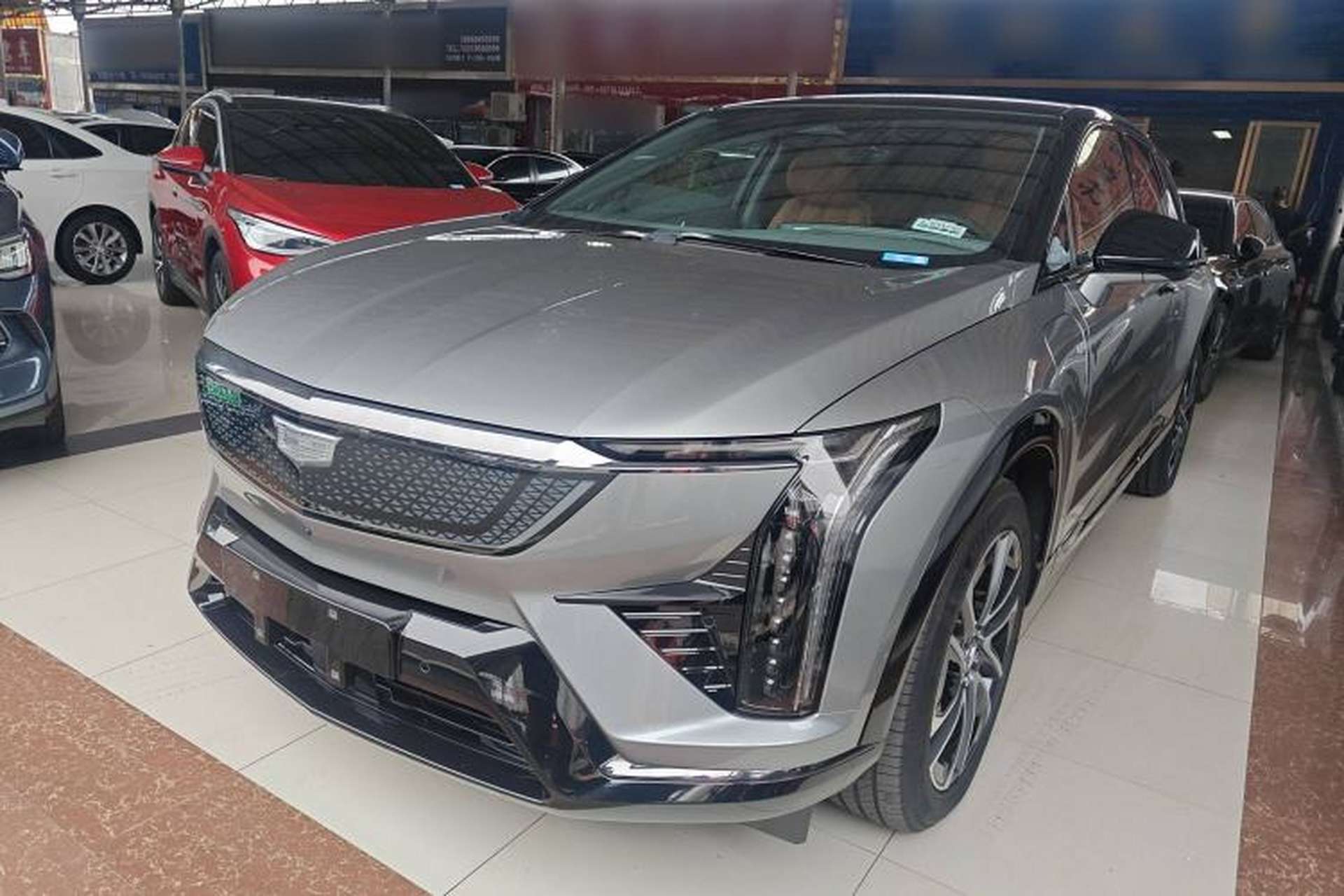 Used Cadillac OPTIQ 2024 Four-Wheel Drive Long-Range Version Front Left 45 Deg