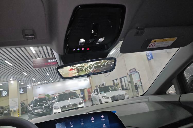 Used Cadillac OPTIQ 2024 Standard Range Version Headliner