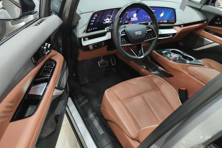 Used Cadillac OPTIQ 2024 Four-Wheel Drive Long-Range Version Interior 3