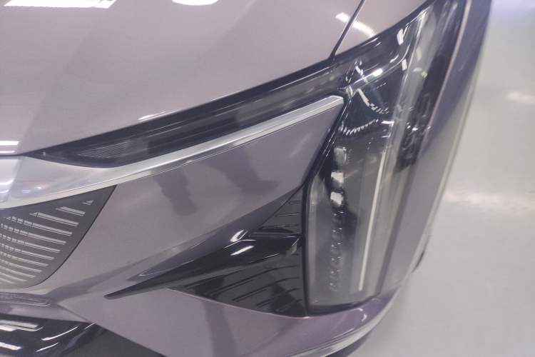 Used Cadillac OPTIQ 2024 Four-Wheel Drive Long-Range Version Left Front Headlight