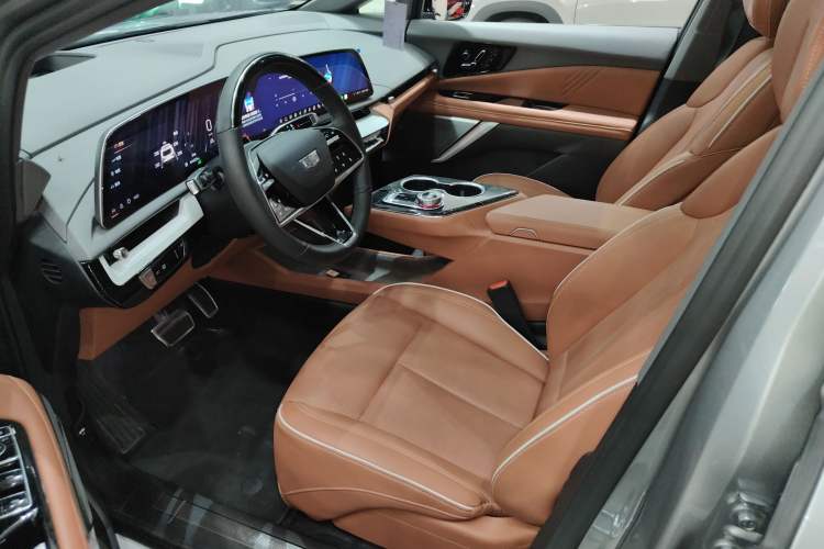 Used Cadillac OPTIQ 2024 Four-Wheel Drive Long-Range Version Left Front Seat