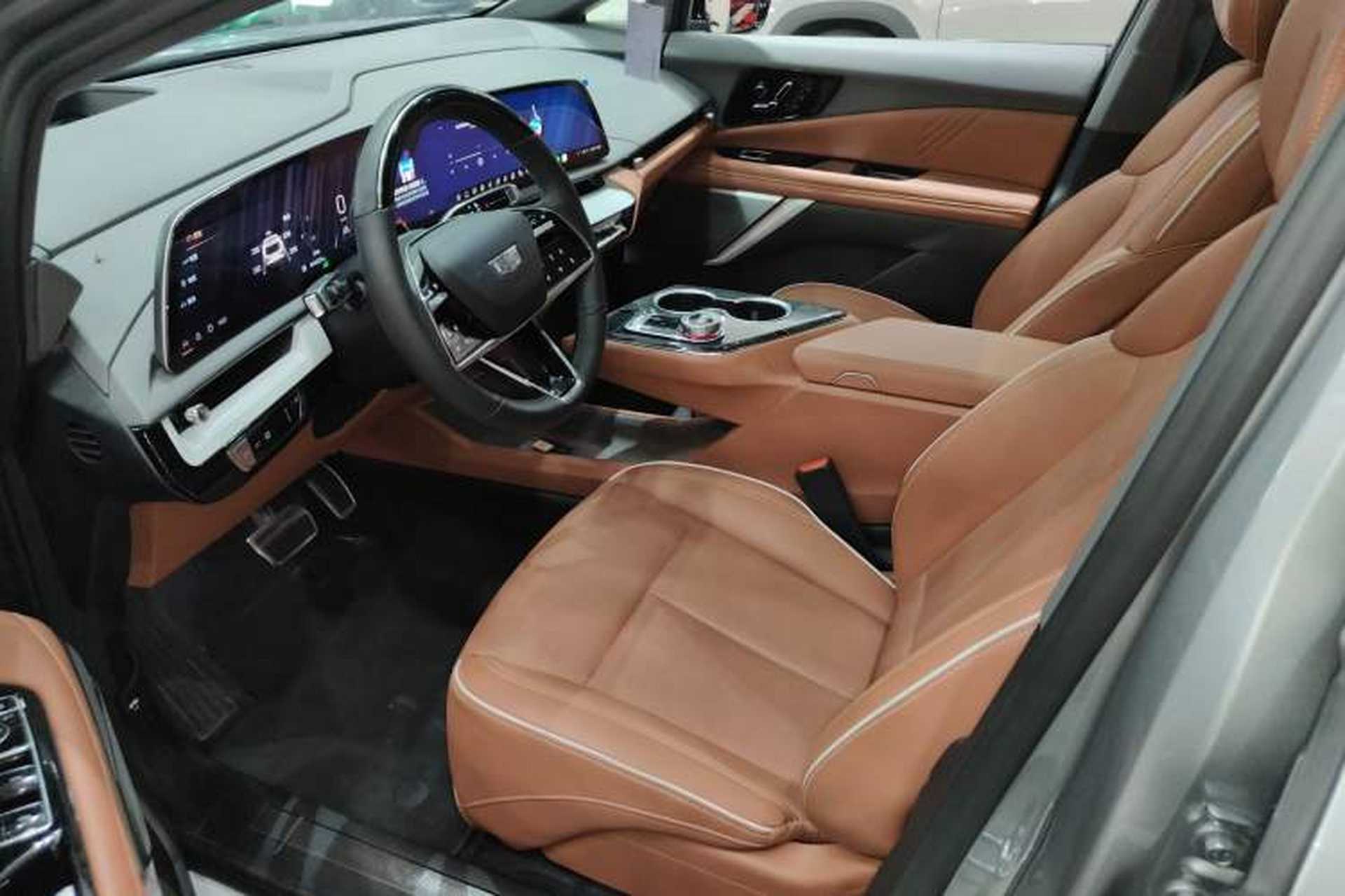 Used Cadillac OPTIQ 2024 Four-Wheel Drive Long-Range Version Left Front Seat