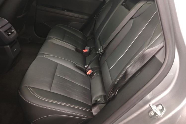 Used Cadillac OPTIQ 2024 Four-Wheel Drive Long-Range Version Left Rear Seat