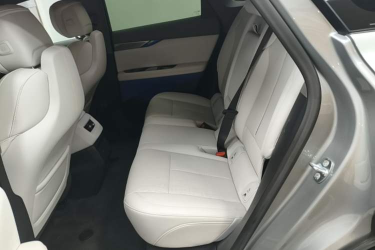 Used Cadillac OPTIQ 2024 Four-Wheel Drive Long-Range Version Left Rear Seat