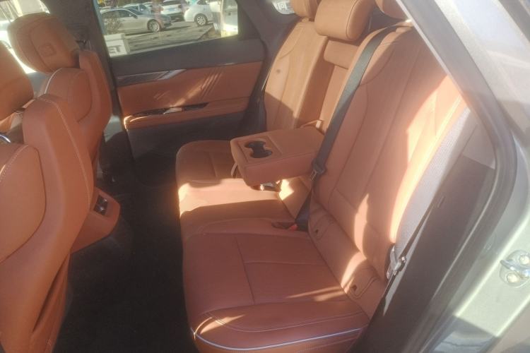 Used Cadillac OPTIQ 2024 Four-Wheel Drive Long-Range Version Left Rear Seat