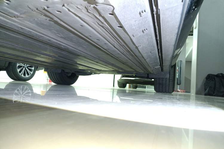 Used Cadillac OPTIQ 2024 Four-Wheel Drive Long-Range Version Left Side Sill