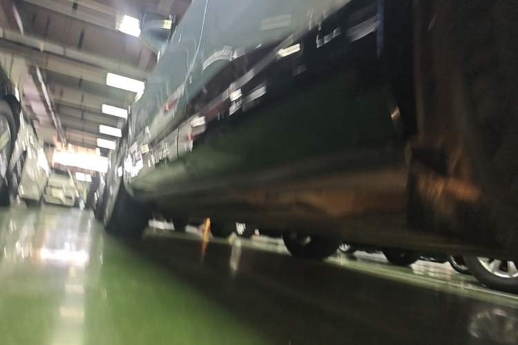 Used Cadillac OPTIQ 2024 Standard Range Version Left Side Sill