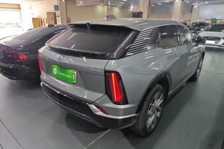 Used Cadillac OPTIQ 2024 Standard Range Version Rear Right 45 Deg