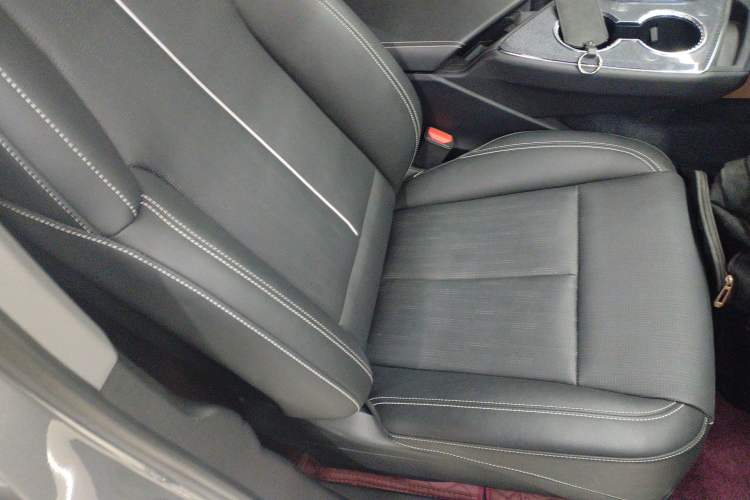 Used Cadillac OPTIQ 2024 Four-Wheel Drive Long-Range Version Right Front Seat