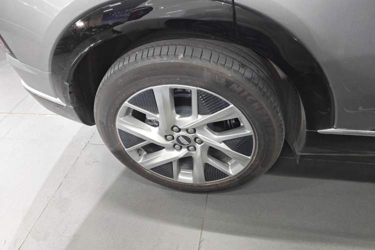 Used Cadillac OPTIQ 2024 Standard Range Version Right Rear Wheel Hub