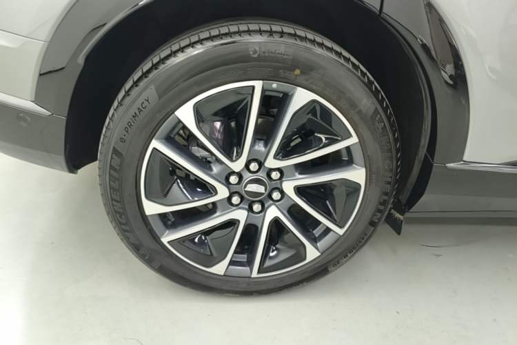 Used Cadillac OPTIQ 2024 Four-Wheel Drive Long-Range Version Right Rear Wheel Hub