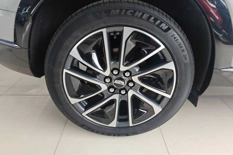 Used Cadillac OPTIQ 2024 Four-Wheel Drive Long-Range Version Right Rear Wheel Hub