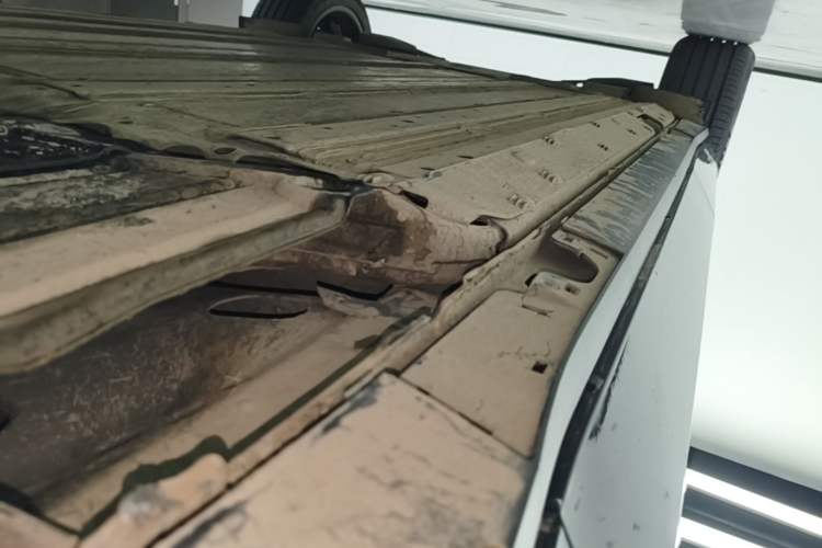 Used Cadillac OPTIQ 2024 Four-Wheel Drive Long-Range Version Right Side Sill