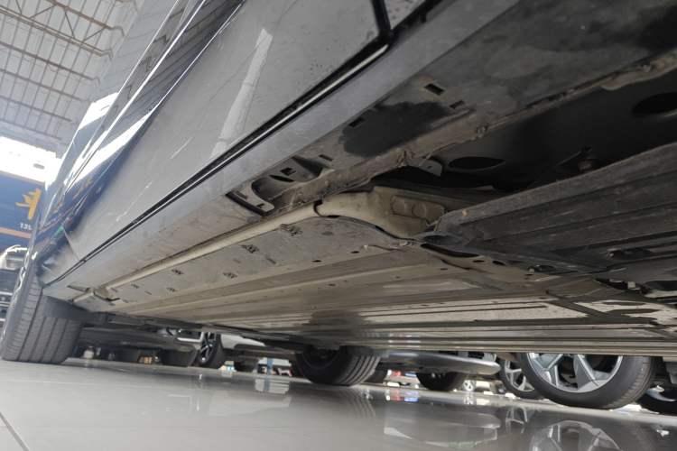 Used Cadillac OPTIQ 2024 Four-Wheel Drive Long-Range Version Right Side Sill