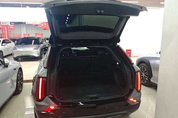 Used Cadillac OPTIQ 2024 Four-Wheel Drive Long-Range Version Trunk