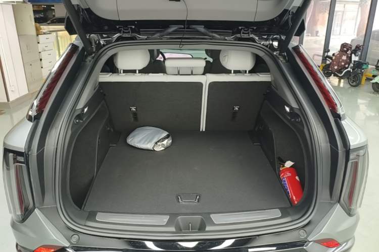 Used Cadillac OPTIQ 2024 Four-Wheel Drive Long-Range Version Trunk