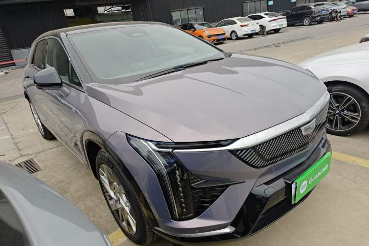 Used Cadillac OPTIQ 2024 Four-Wheel Drive Long-Range Version Front Right 45 Deg