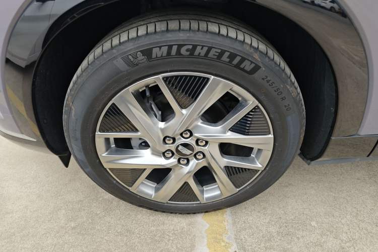Used Cadillac OPTIQ 2024 Four-Wheel Drive Long-Range Version Left Front Wheel Hub