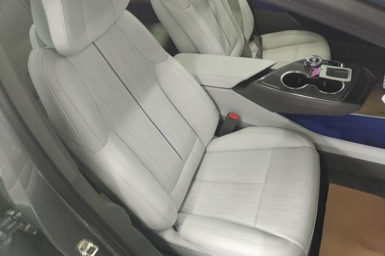 Used Cadillac OPTIQ 2024 Four-Wheel Drive Long-Range Version Right Front Seat