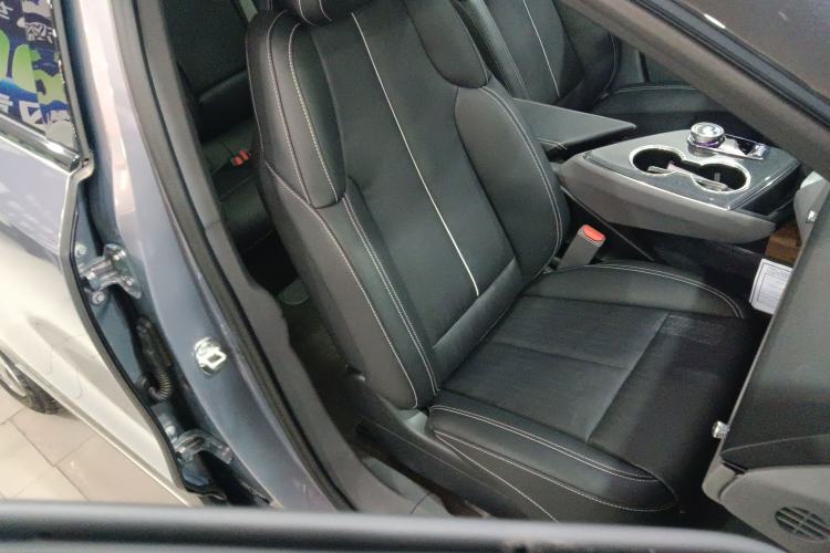 Used Cadillac OPTIQ 2024 Four-Wheel Drive Long-Range Version Right Front Seat