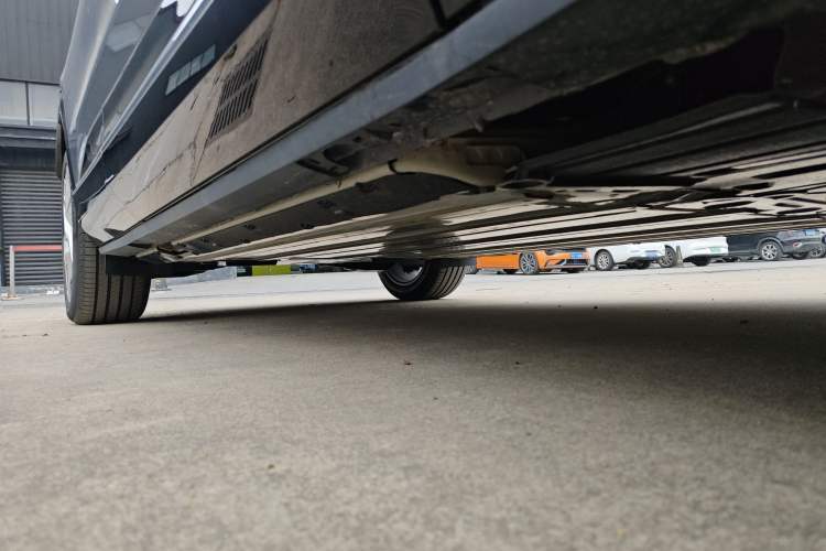 Used Cadillac OPTIQ 2024 Four-Wheel Drive Long-Range Version Right Side Sill