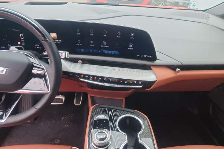Used Cadillac OPTIQ 2024 Four-Wheel Drive Long-Range Version Audio And AC Panel