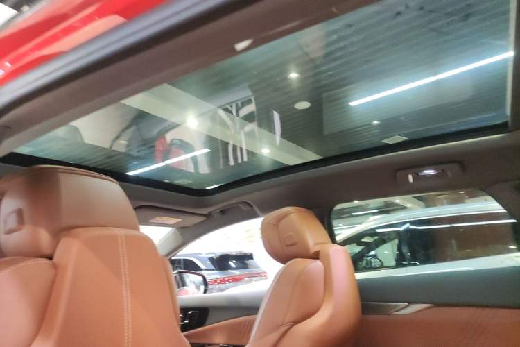 Used Cadillac OPTIQ 2024 Four-Wheel Drive Long-Range Version Headliner