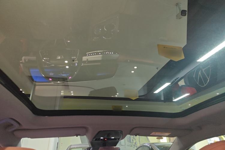 Used Cadillac OPTIQ 2024 Four-Wheel Drive Long-Range Version Headliner