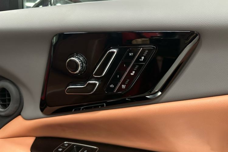 Used Cadillac OPTIQ 2024 Four-Wheel Drive Long-Range Version Interior 12
