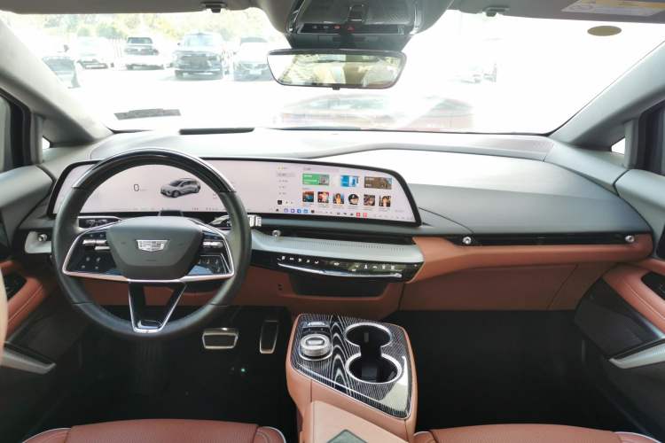 Used Cadillac OPTIQ 2024 Four-Wheel Drive Long-Range Version Interior 2