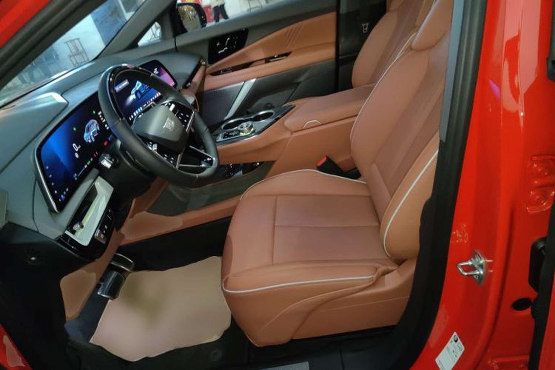 Used Cadillac OPTIQ 2024 Four-Wheel Drive Long-Range Version Left Front Seat