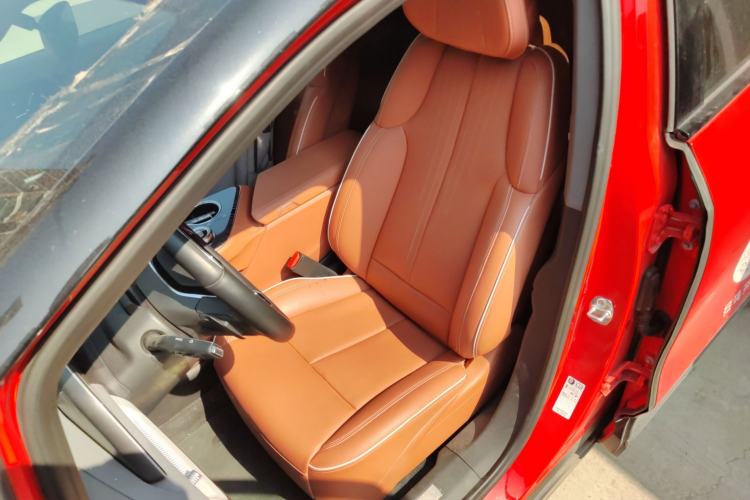 Used Cadillac OPTIQ 2024 Four-Wheel Drive Long-Range Version Left Front Seat