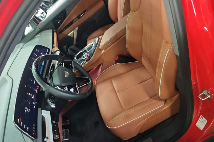 Used Cadillac OPTIQ 2024 Four-Wheel Drive Long-Range Version Left Front Seat