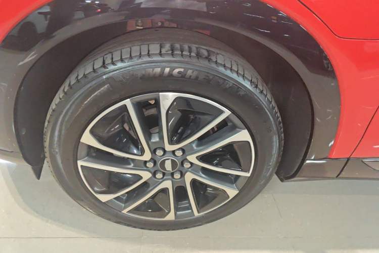 Used Cadillac OPTIQ 2024 Four-Wheel Drive Long-Range Version Left Front Wheel Hub